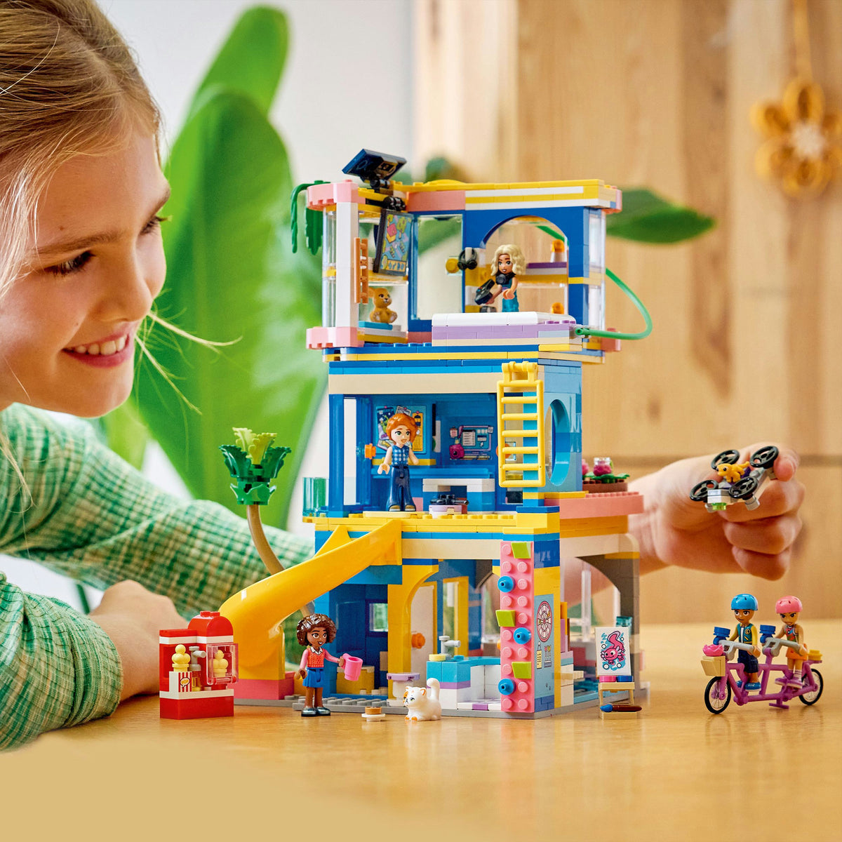 LEGO Friends 42689 Le club-house de Heartlake City