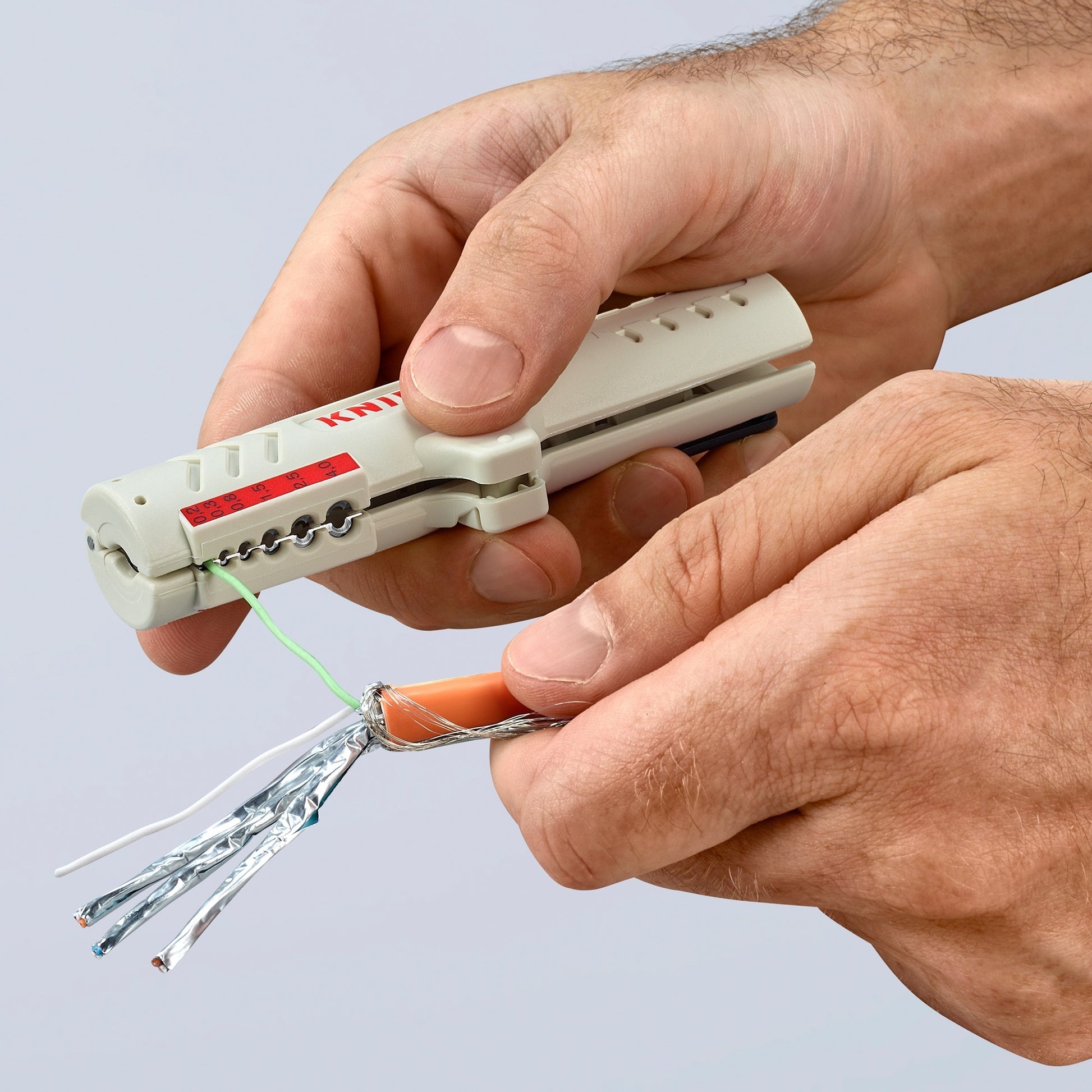 Stripper à câble Knipex 1665125SB