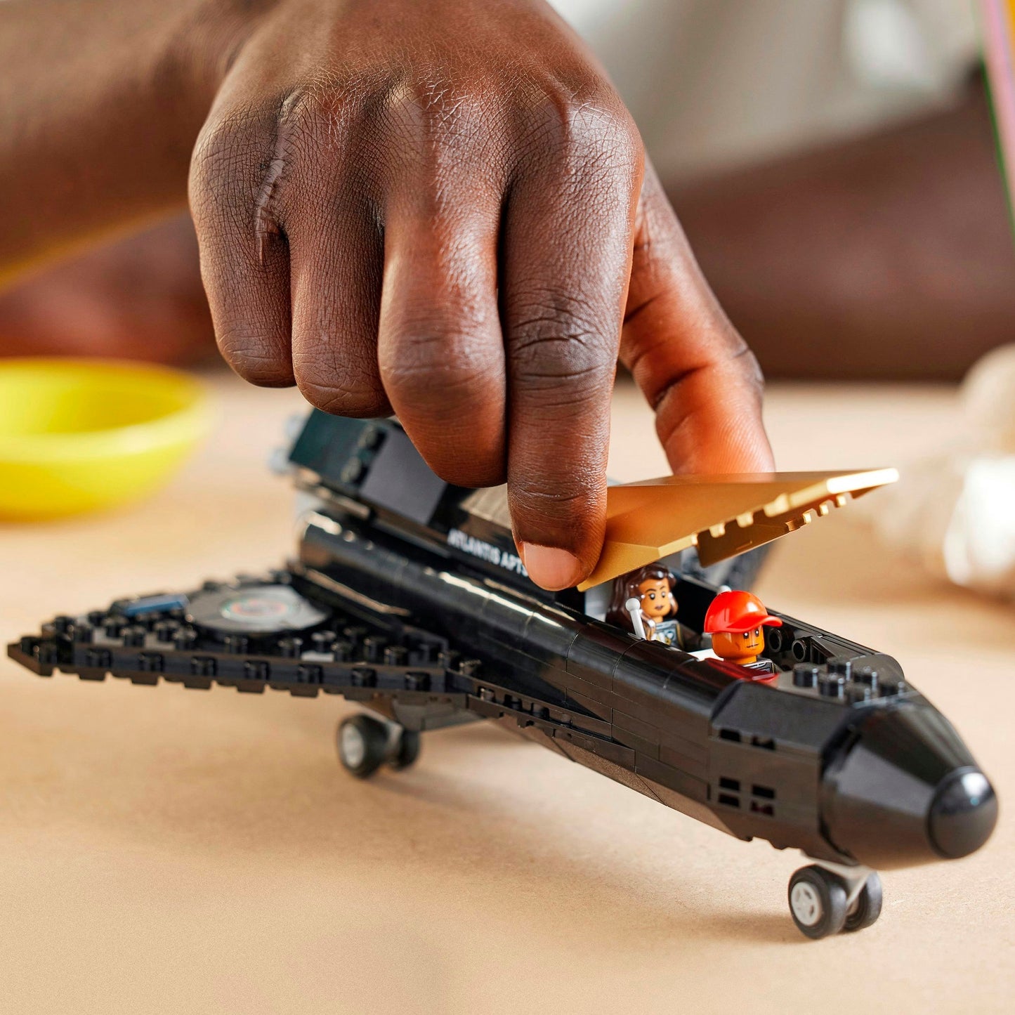 Icônes Lego - vers la lune avec les jouets de construction Pharrell Williams (10391)