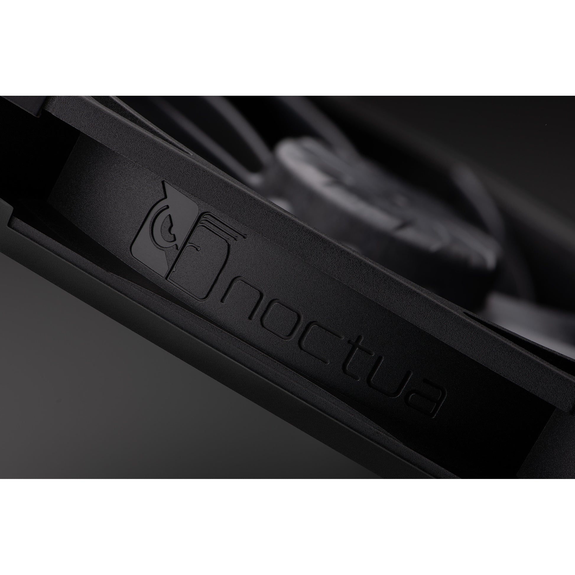 Noctua nf-a14x25 g2 pwm chromax.black ventilateur de boîtier (noir, 140 x 140 x 25 mm)