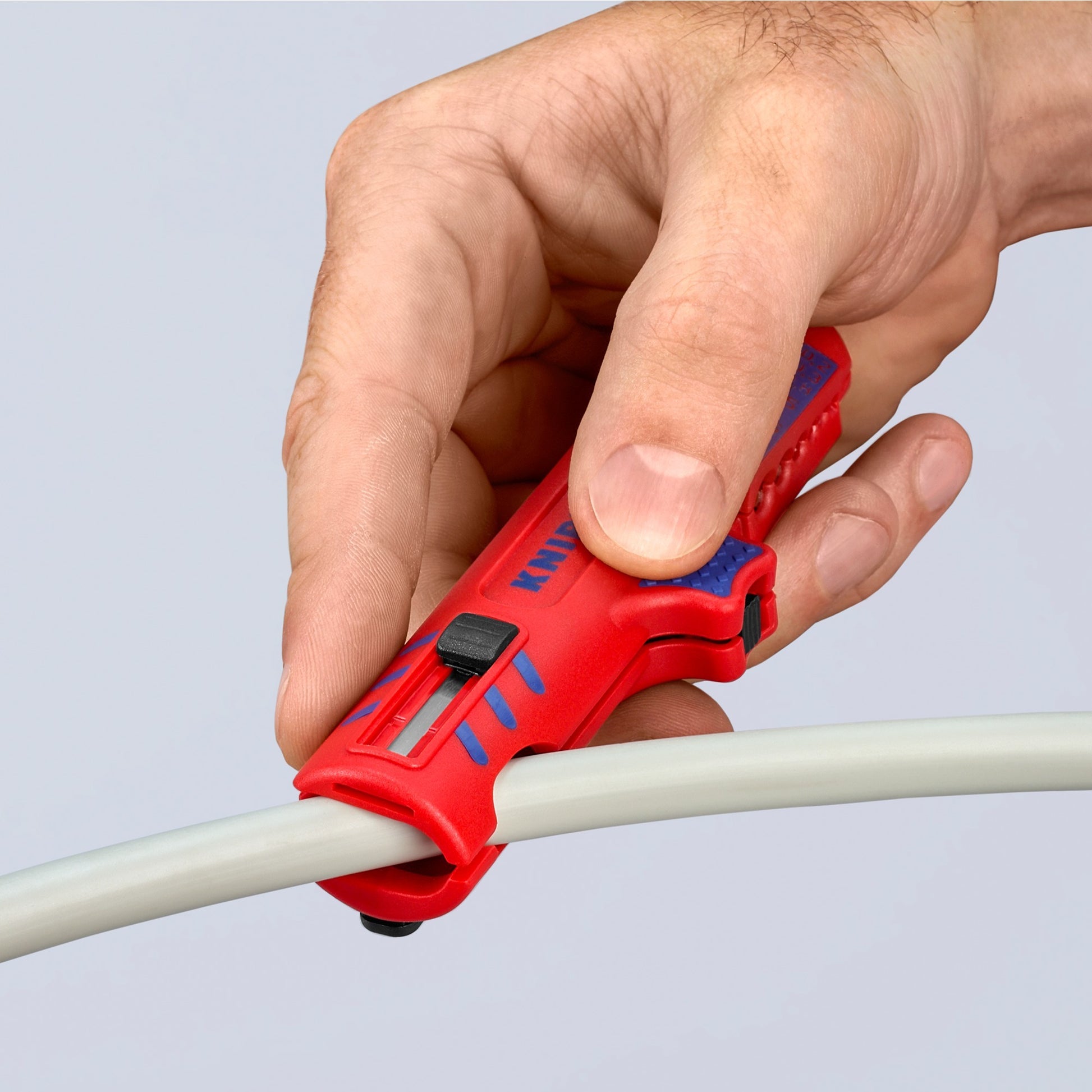 Stripper à câble universel Knipex 1685125SB