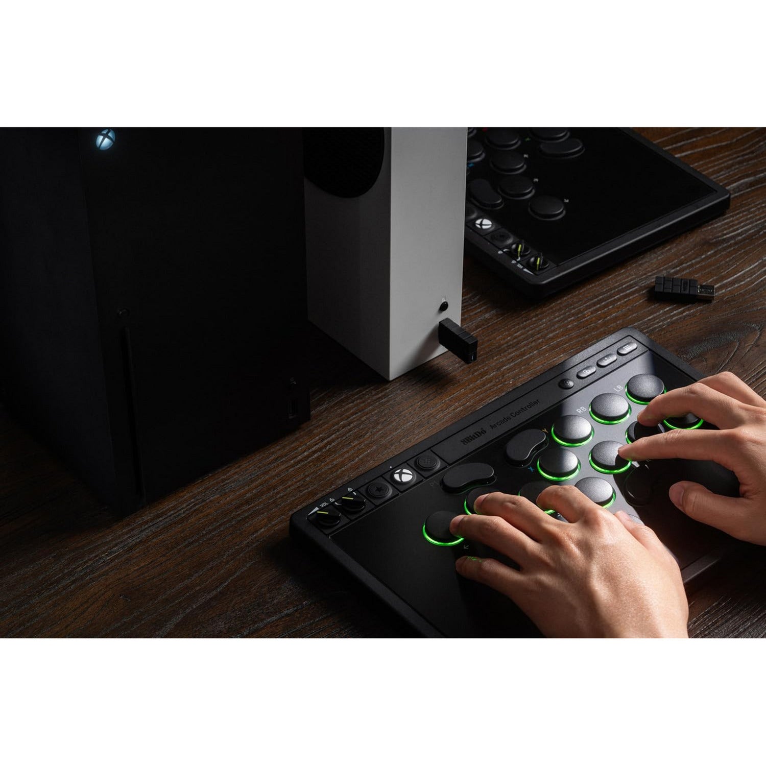 Contrôleur d'arcade 8bitdo pour Xbox (noir, USB 2,4 GHz, Xbox Series X|s, Xbox One, PC)