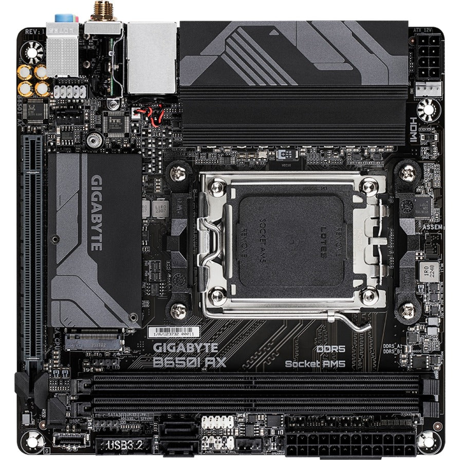 GIGABYTE B650I AX