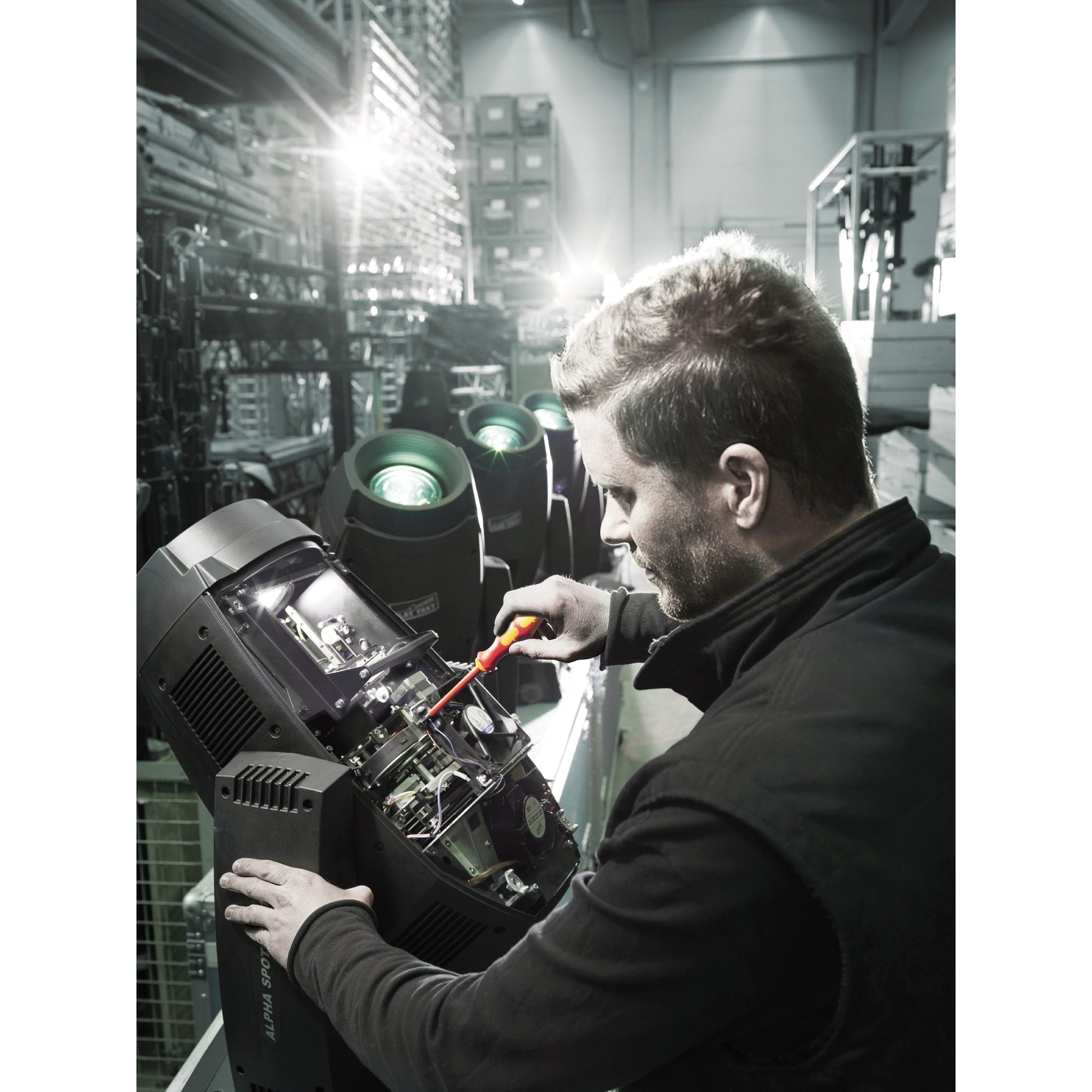 WAA Kraftform Kompakt VDE 16 Tool Finder extra intelligent 1