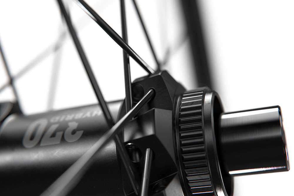 Roue avant Dt swiss hu 1900 spline® 29 25mm cl boost