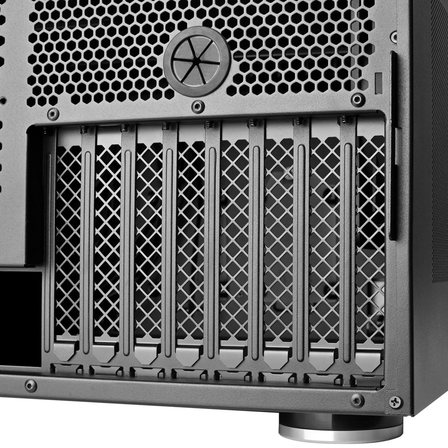 Boîtier Silverstone Crown 04 HTPC (gris foncé | 4x USB-A | 1x USB-C)