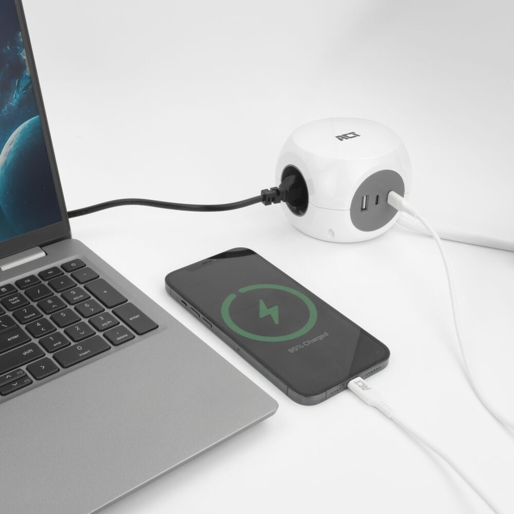 Act Connectivity Socket Kubus avec 3 sockets, 30W D