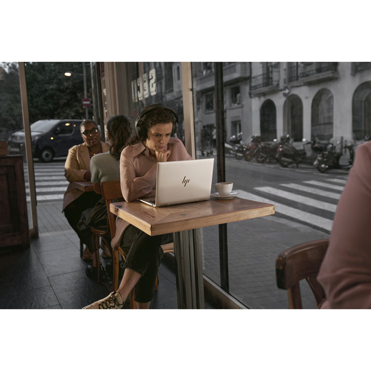 Ordinateur portable Hp Elitebook 8 g1i (ad3t7et) 16 copilot+ (argent | Core Ultra 7 258 V | Graphiques Intel Arc | 32 Go | SSD 1 To)