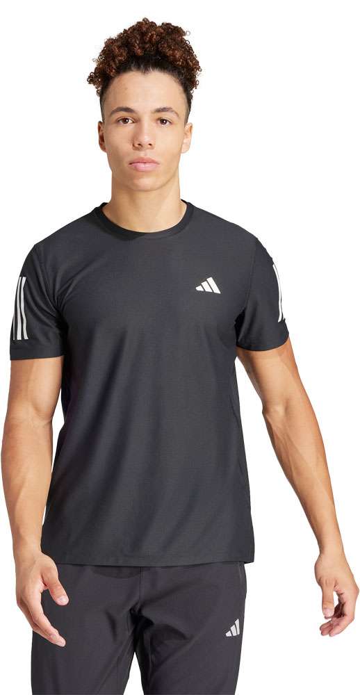 Adidas possède la chemise fonctionnelle run b