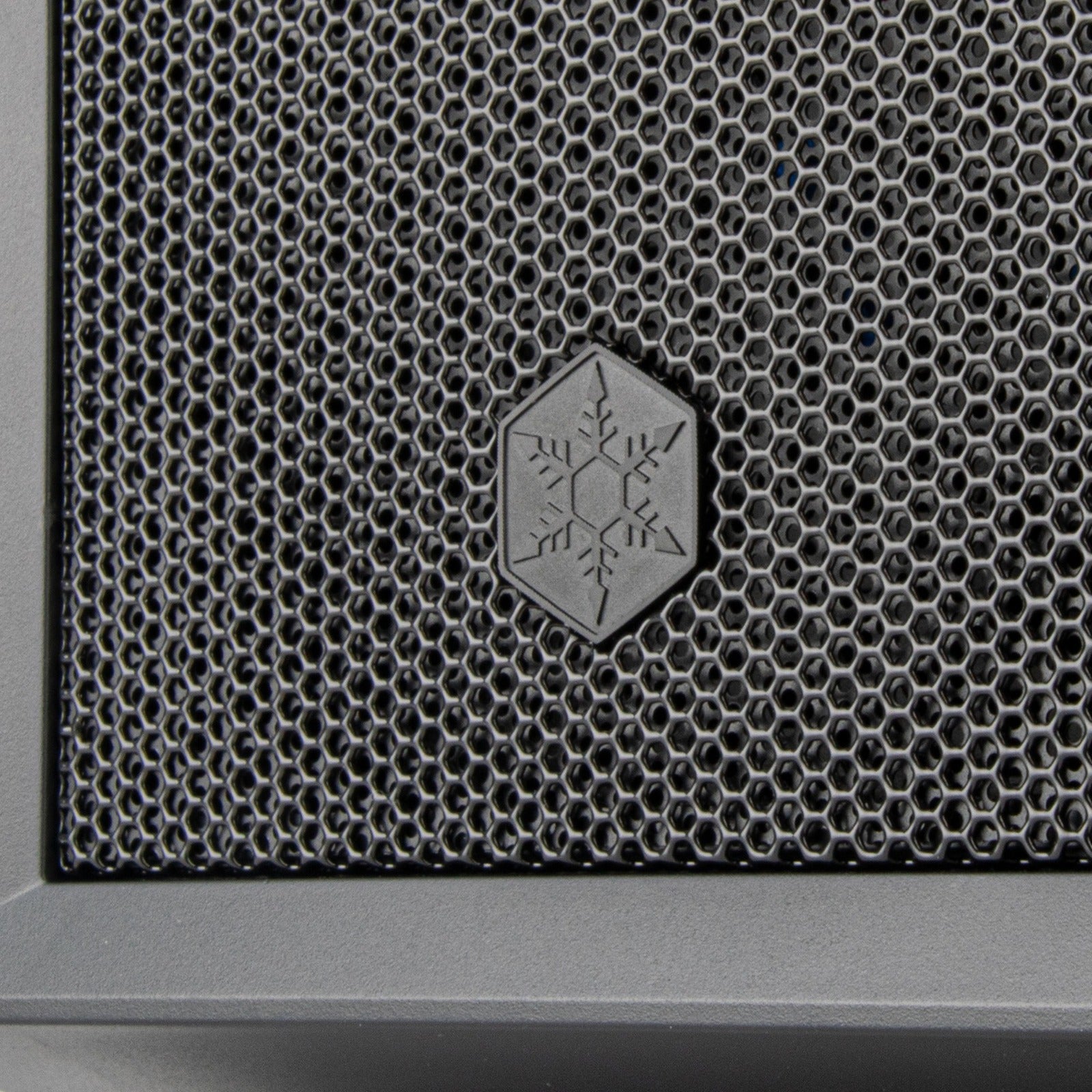 Silverstone Fara 311