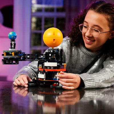 Lego Technic 42179 Planète Terre et en orbite