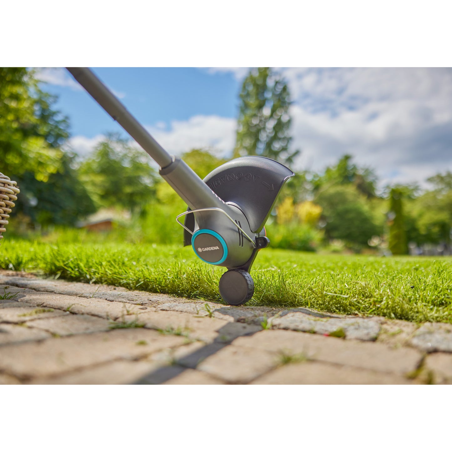 Gardena tondeuse easytrim 2518v p4a ensemble