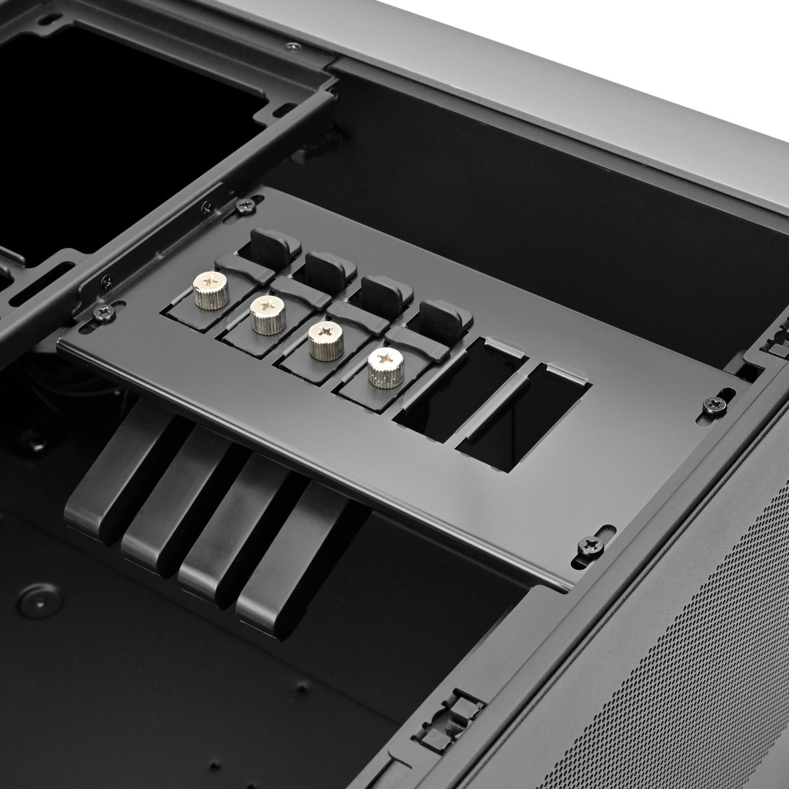 Boîtier Silverstone Crown 04 HTPC (gris foncé | 4x USB-A | 1x USB-C)