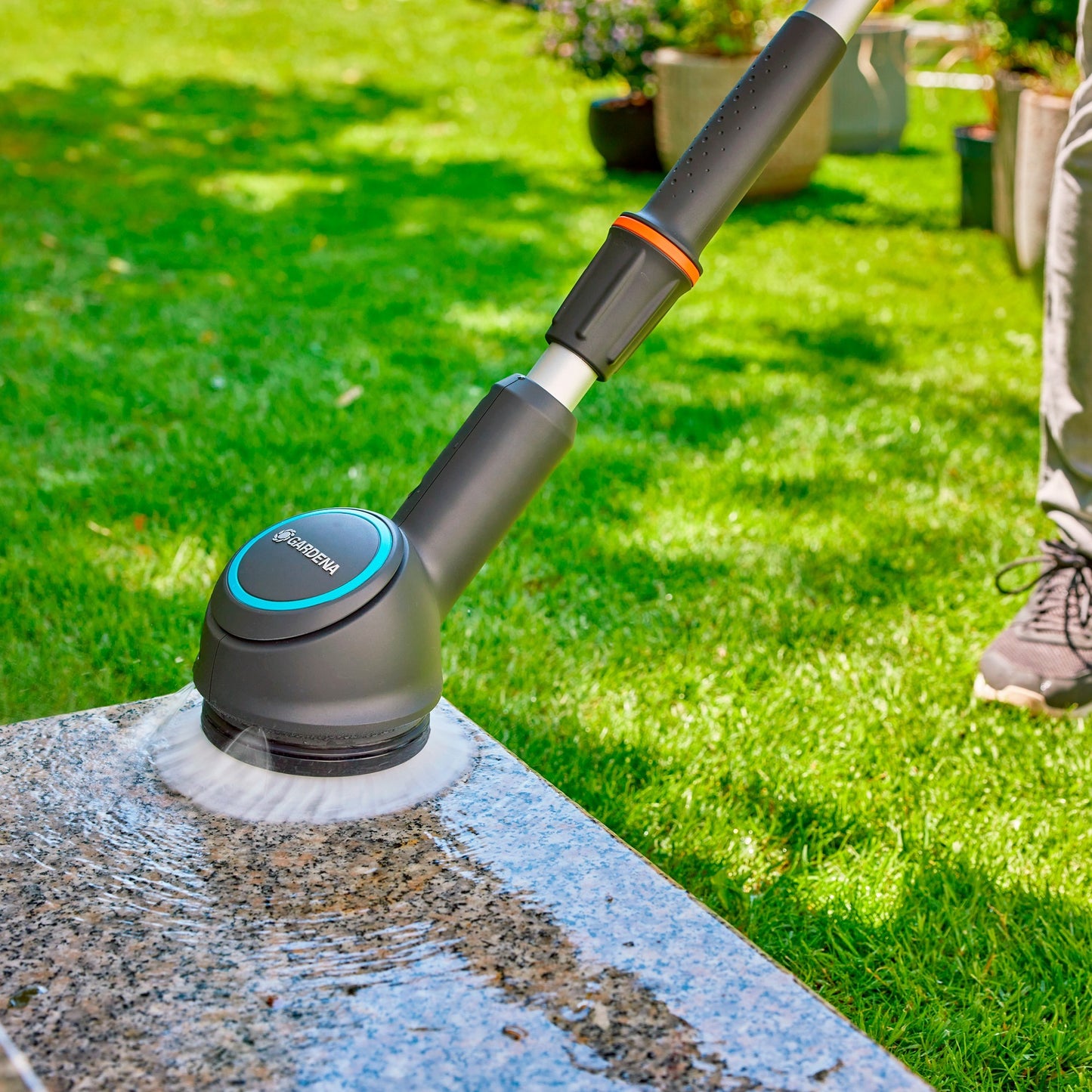GARDENA AquaBrush avec brosse à disques, pour le système de nettoyage Aqu