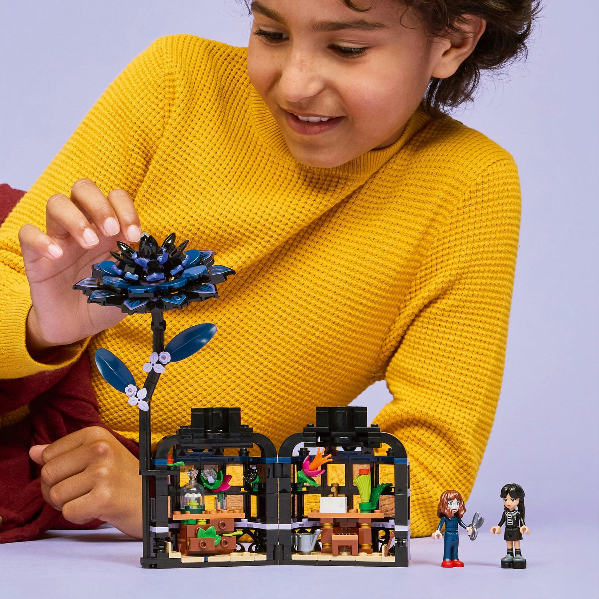 Lego 76784 Dahlia noir du mercredi