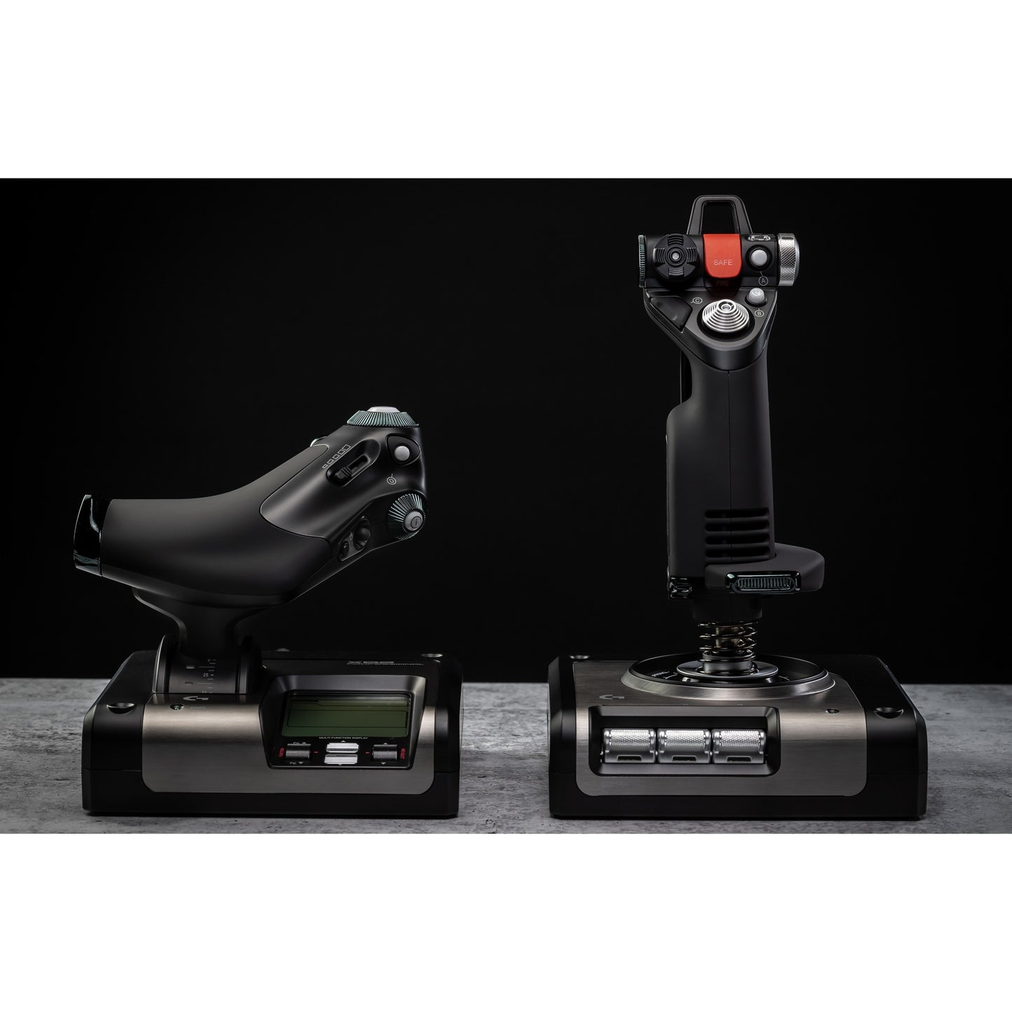 Système de vol Logitech Saitek Flight X52