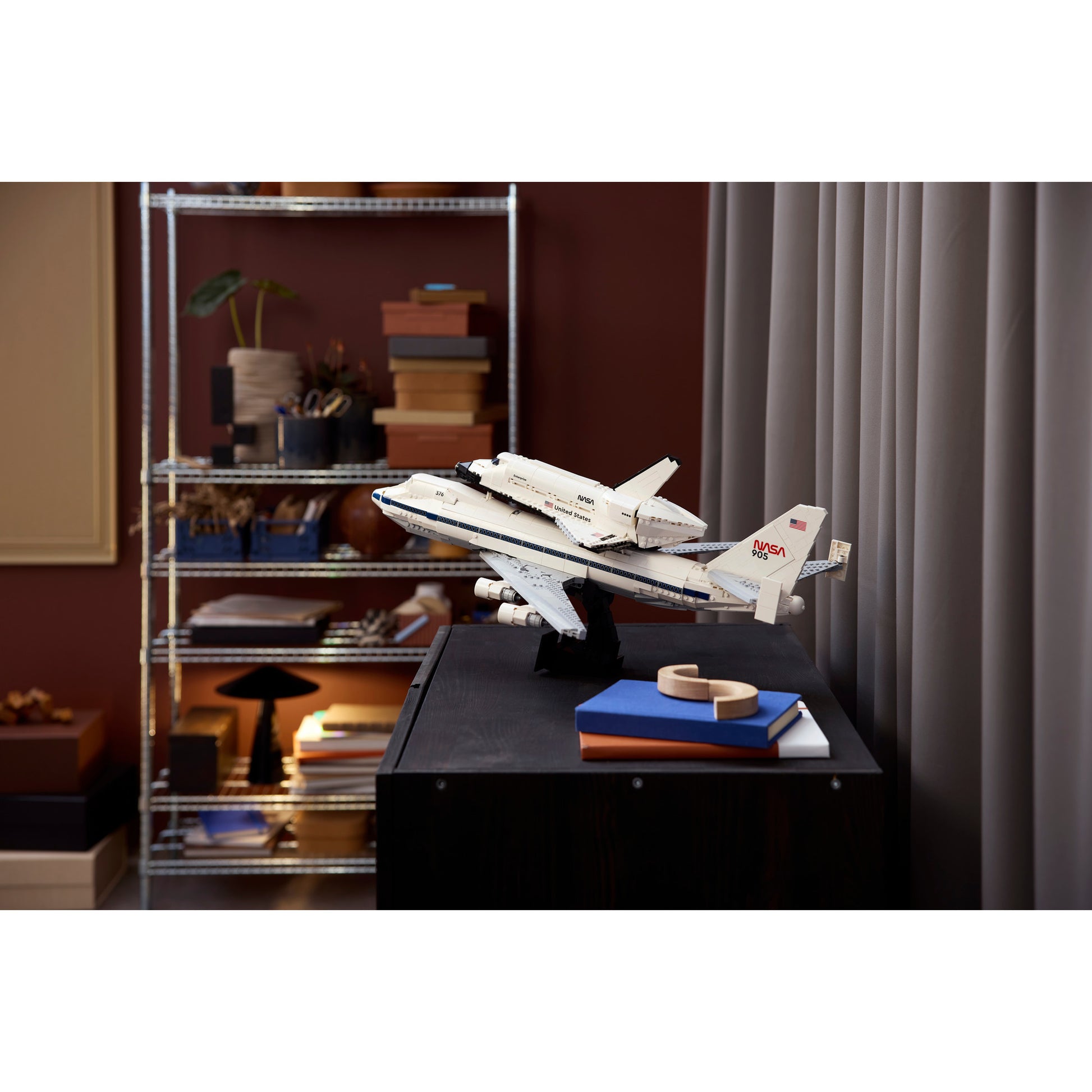 Icônes Lego - jouet de construction d'avions porte-navette (10360)