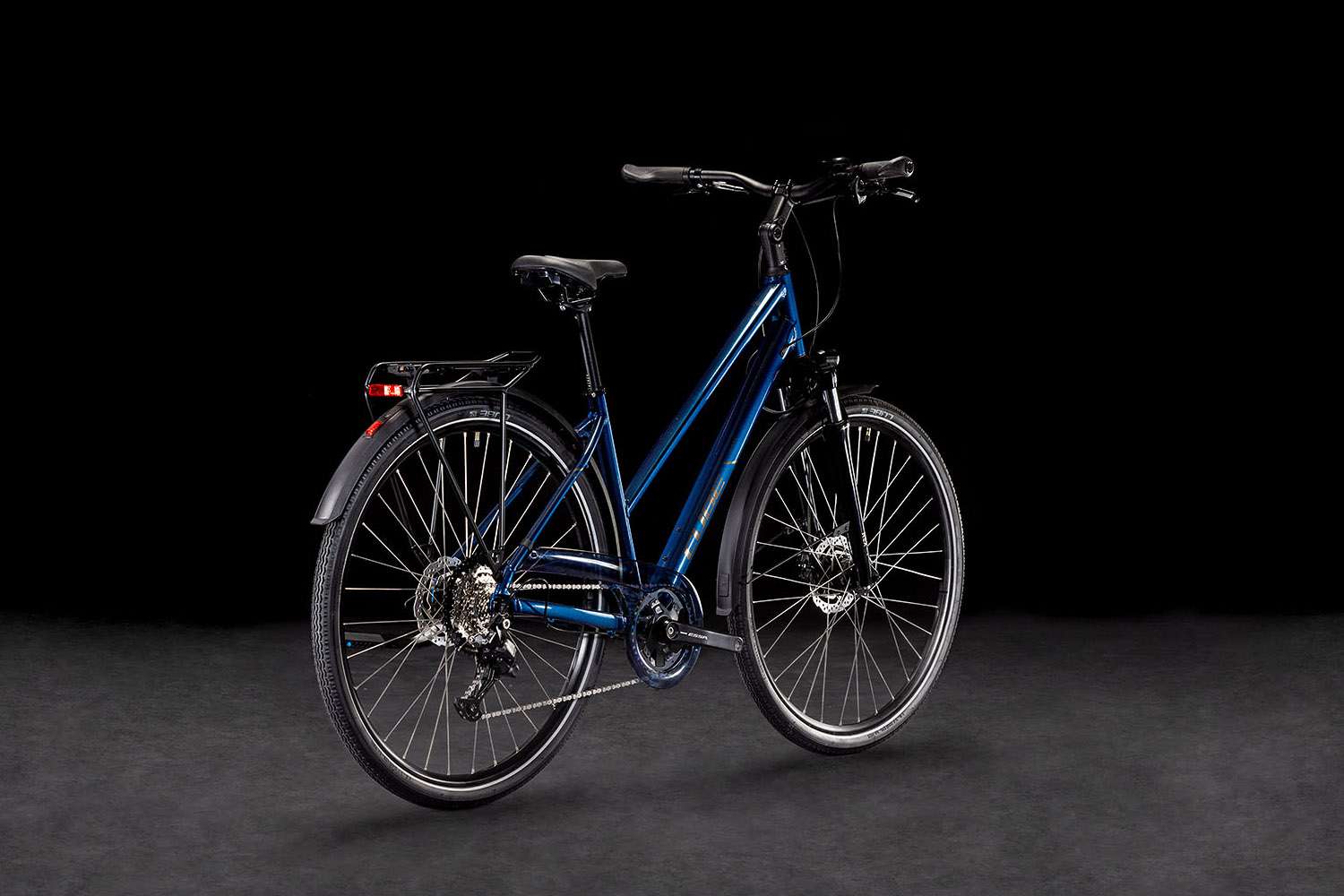 Cube en tournée avec une dame deepsea'n'blackchrome