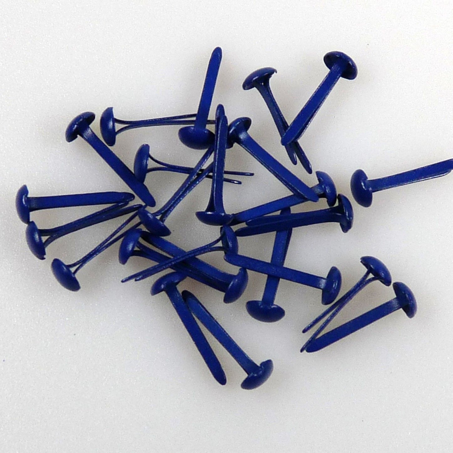 Le choix de Nellie • attaches parisiennes florales 3 mm (paquet de 40 pièces) bleu foncé 2945u