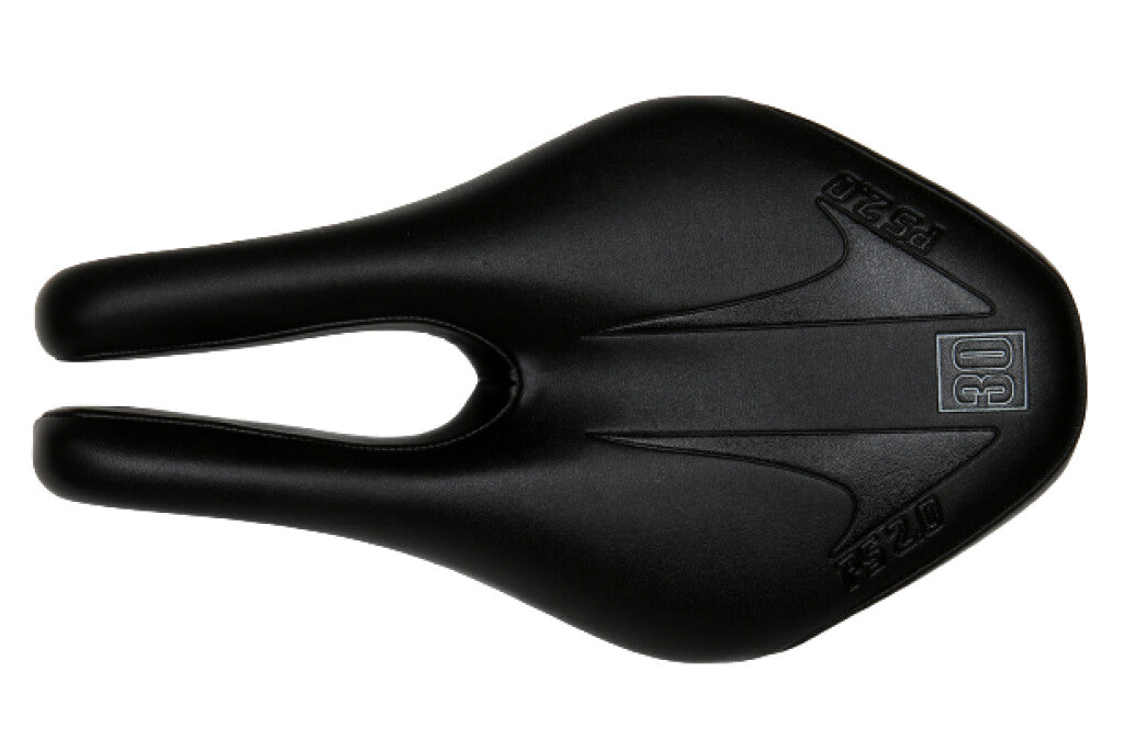 En collaboration avec Saddle en collaboration avec PS2.0 Performance Short