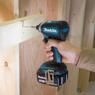 Makita 18 V Tournevis de bataille DTD153ZJ
