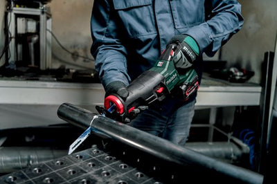 Scie alternative à batterie Metabo ssep 18 lt 18v | excl. batteries et chargeur | dans la méta-boîte