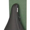 Selle mirage sur le tube noir