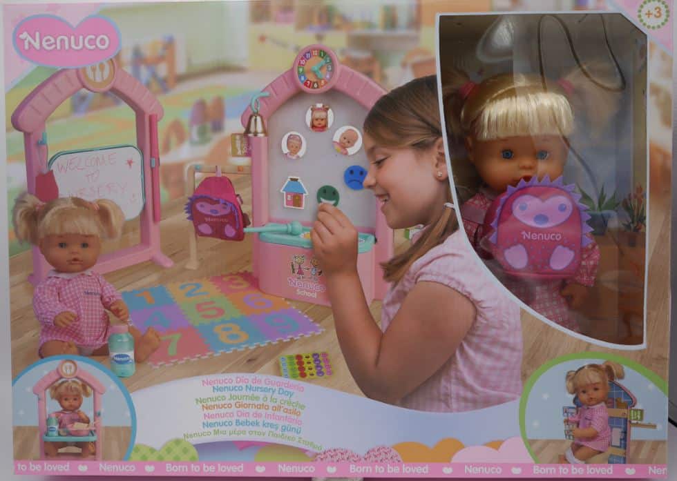 Nenuco Nursery Day Play set avec de nombreuses options de jeu présentes