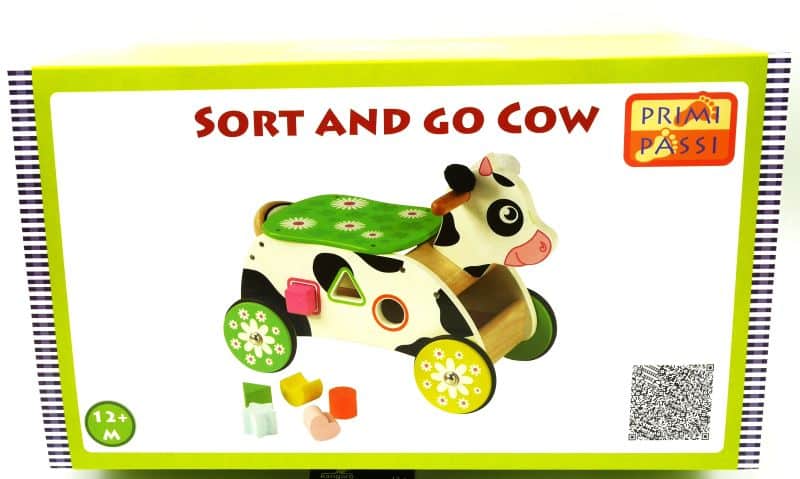 Jonotoys prima passi façonne une figurine de vache qui marche