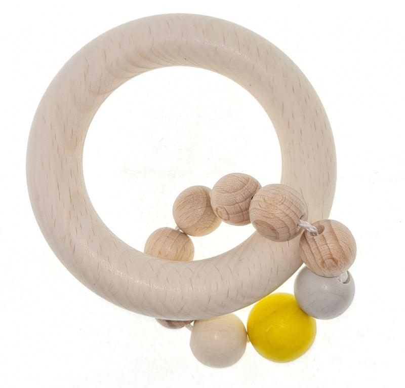 Boule à hochet Hess avec 1 anneau (jaune naturel)