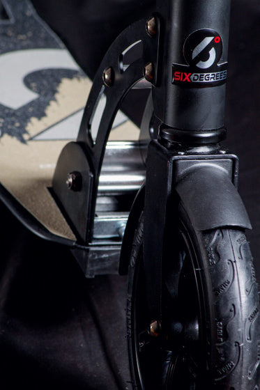 Six degrés à 2 roues étape avec pneus d'air frein à pied or noir