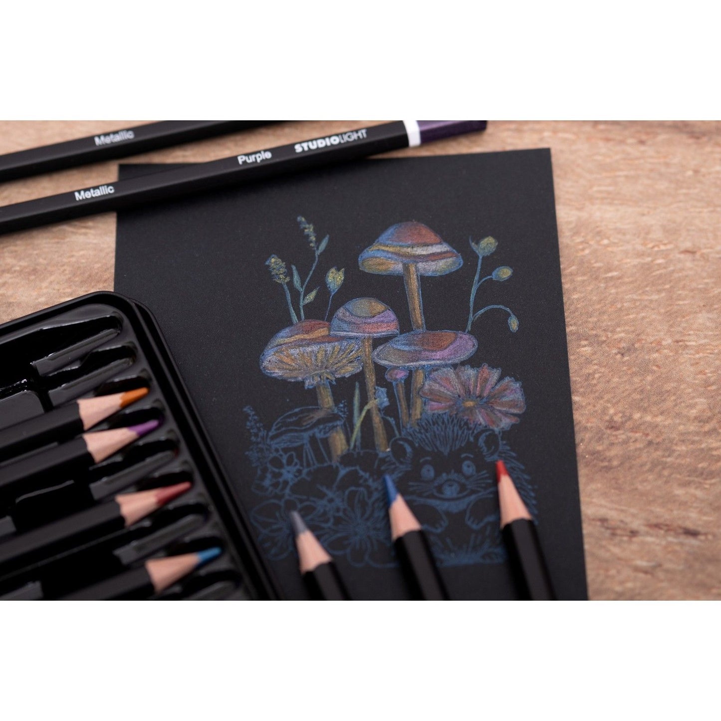 Studio light • crayons essentiels avec finition métallique 12pcs