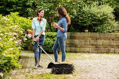 Outils combinés Stihl | Brosse de balayage en rouleau kb-km - 46017404905
