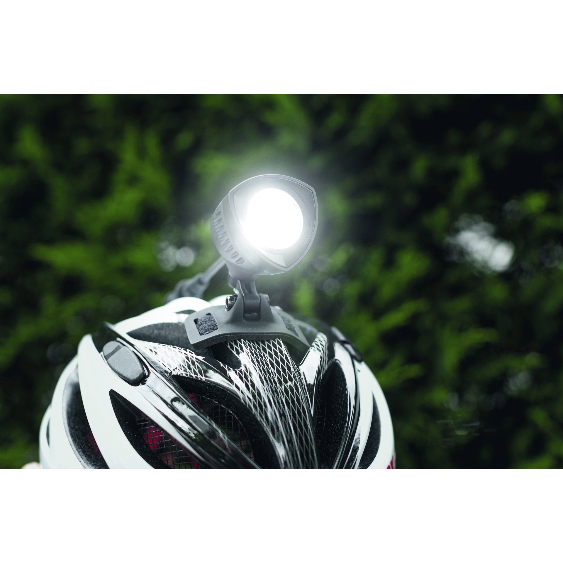SIGMA Lampe frontale Buster 700 lumens HL avec support de casque 19710